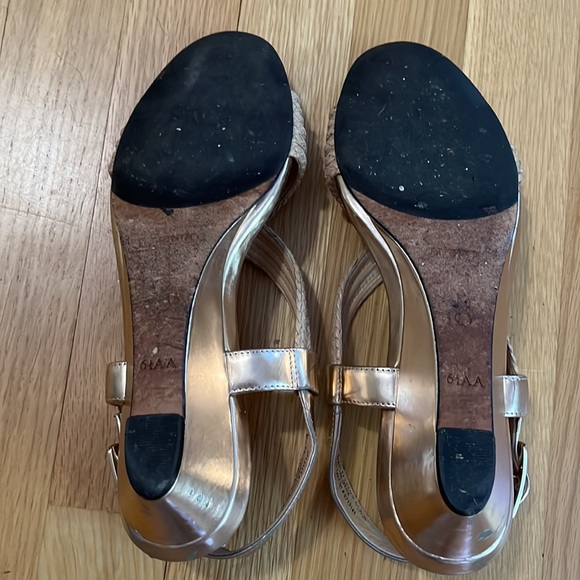 Open toe wedges. Tan/rose blush strap. Used but in good condition - Picture 4 of 5